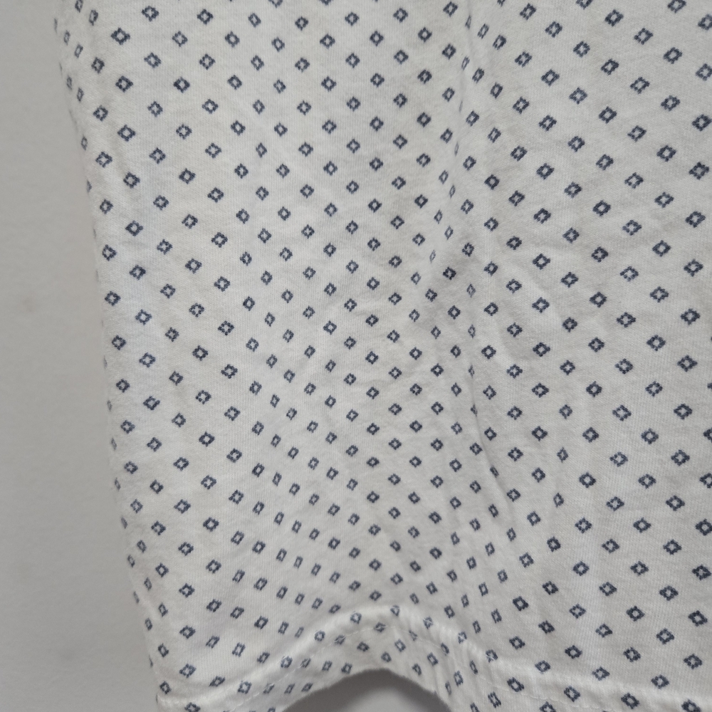 Abercrombie & Fitch Men's White & Blue Patterned Tee Shirt - Picture 5 of 6